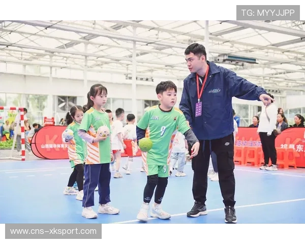 幼儿手球游戏比赛设U6混合组和U8男子组,契合低龄特点