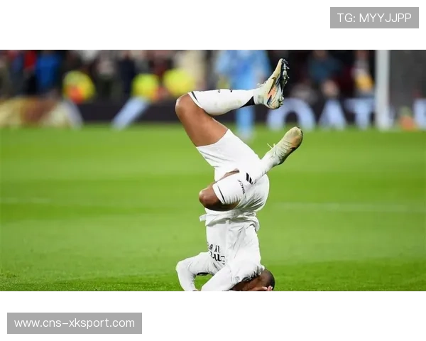 塞维利亚主帅中场染红，皇马2-0胜VAR判罚引争议